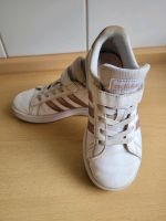 Adidas Mädchen Sportschuhe Größe 30 Berlin - Spandau Vorschau