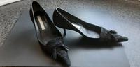 Pura Lopez Pumps Velourleder Gr. 37,5 Berlin - Neukölln Vorschau