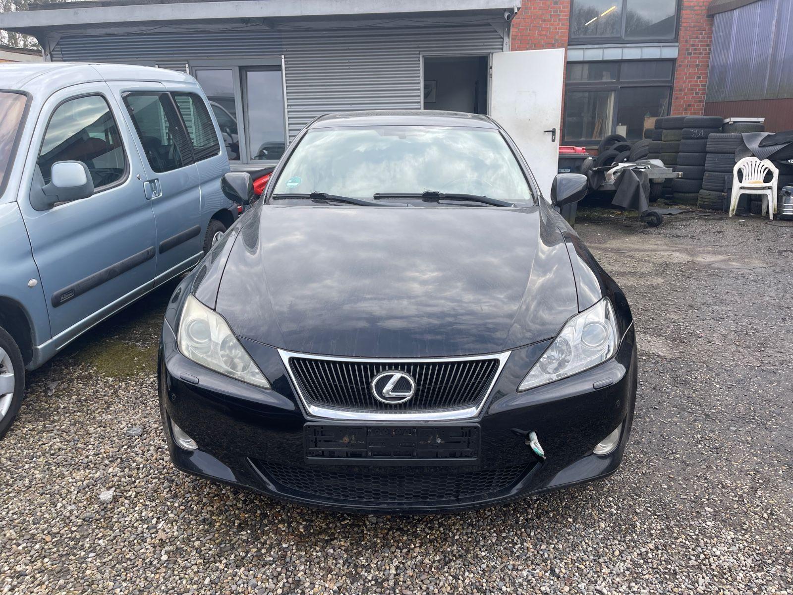 Abbildung des Autos Lexus ANDERE IS 220d