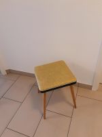 2 Mid Century Hocker, Buche, gelber Bezug Nordrhein-Westfalen - Mechernich Vorschau