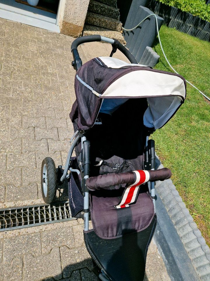 Buggy Knorr Schwarz in Wiesbaden