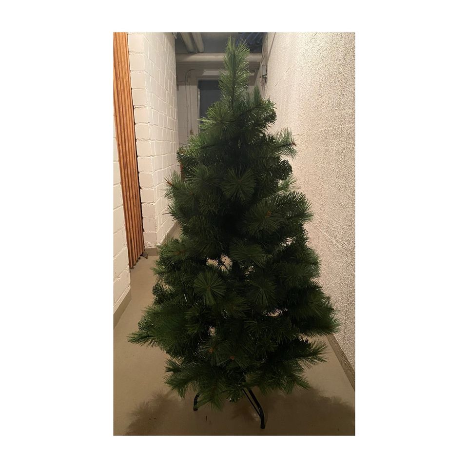 3-teiliger künstlicher Tannenbaum Weihnachtsbaum ca. 120cm in Essen