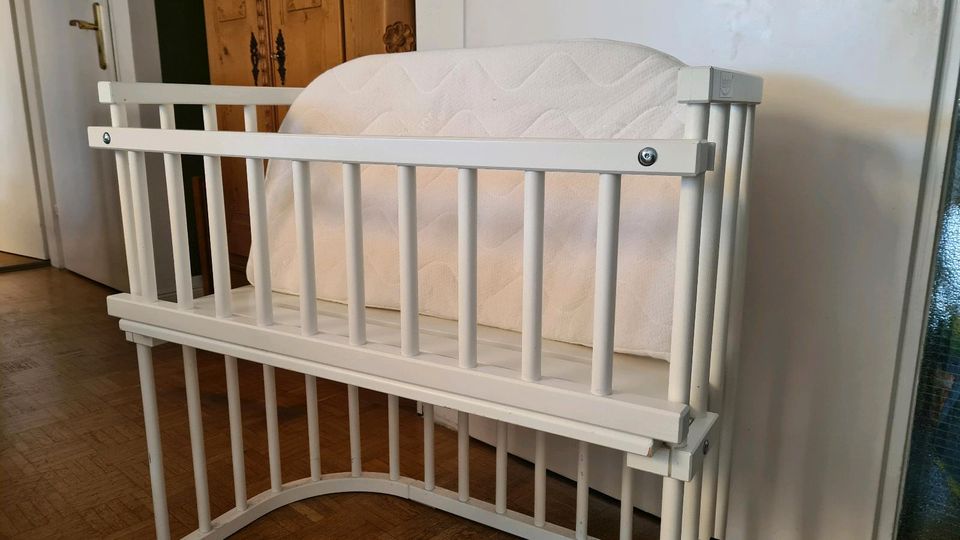 Babybay Stubenwagen Beistellbett weiß mit Matratze in Gräfelfing