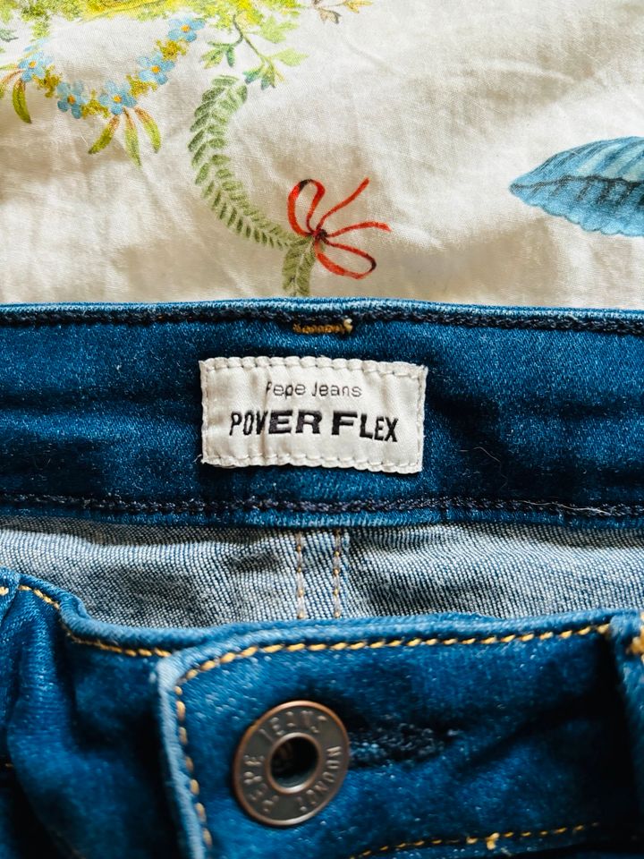 Pepe Jeans Power Flex Flare Crop Jeans Highwaist Regent Kick W28 in Lindau