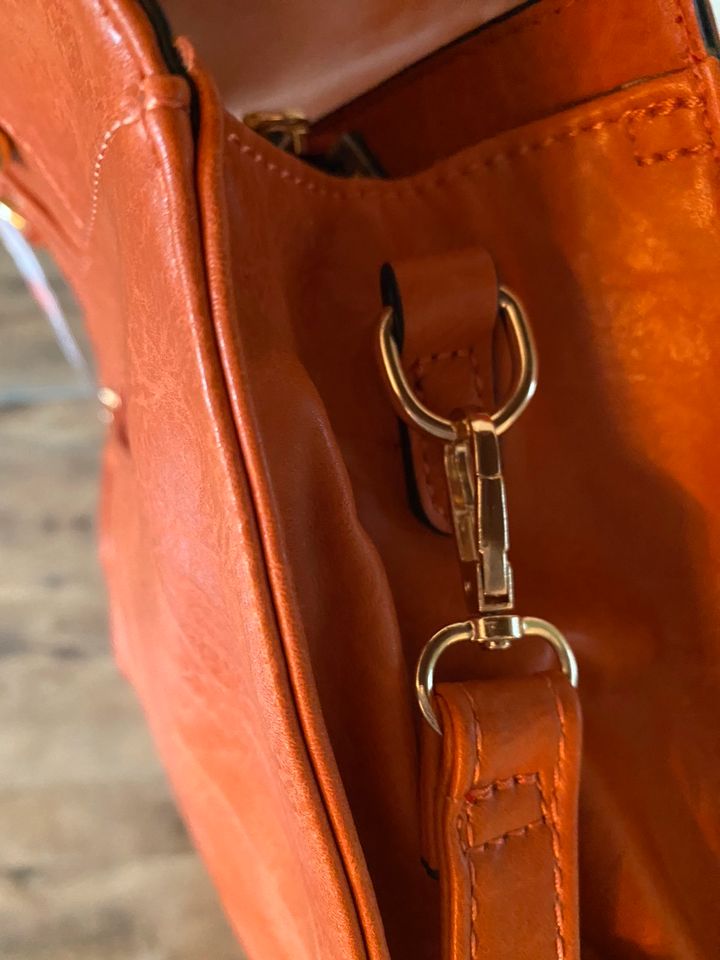 NEU Handtasche orange Schultertasche mit Fransen Sommertasche in Haiger