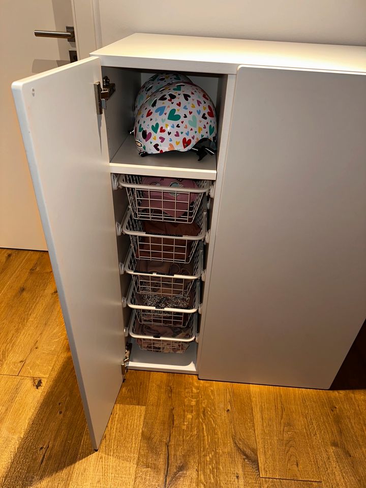 Ikea smästad Kleiderschrank Kinder in Ihringen