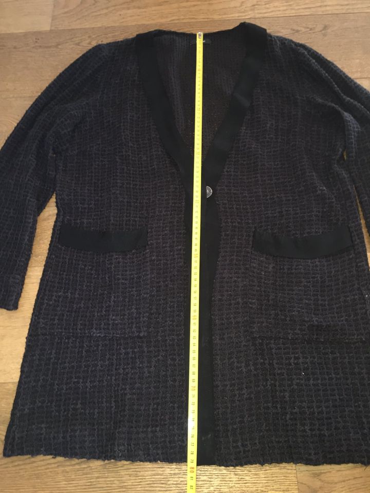 schwarze Riani Strickjacke, Größe 40 in Bergisch Gladbach