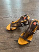 Damen Sommer sandalen Schuhe Boss  Gr. 36 leder Hannover - Vahrenwald-List Vorschau