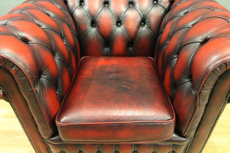 Chesterfield Sessel Englisch Englisch Leder Antik Hocker in Lage