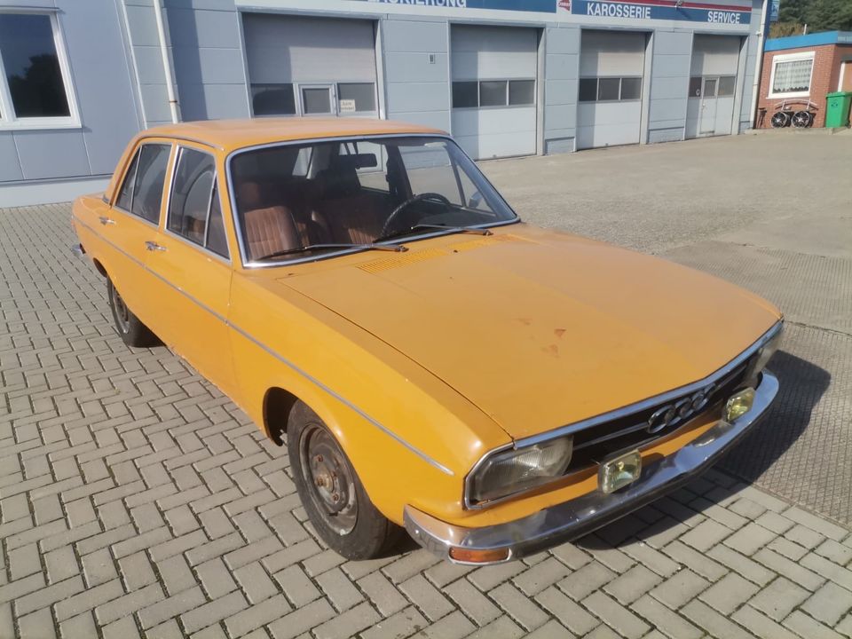 Audi 100 LS C1 Orange Restaurationsobjekt in Trebbin