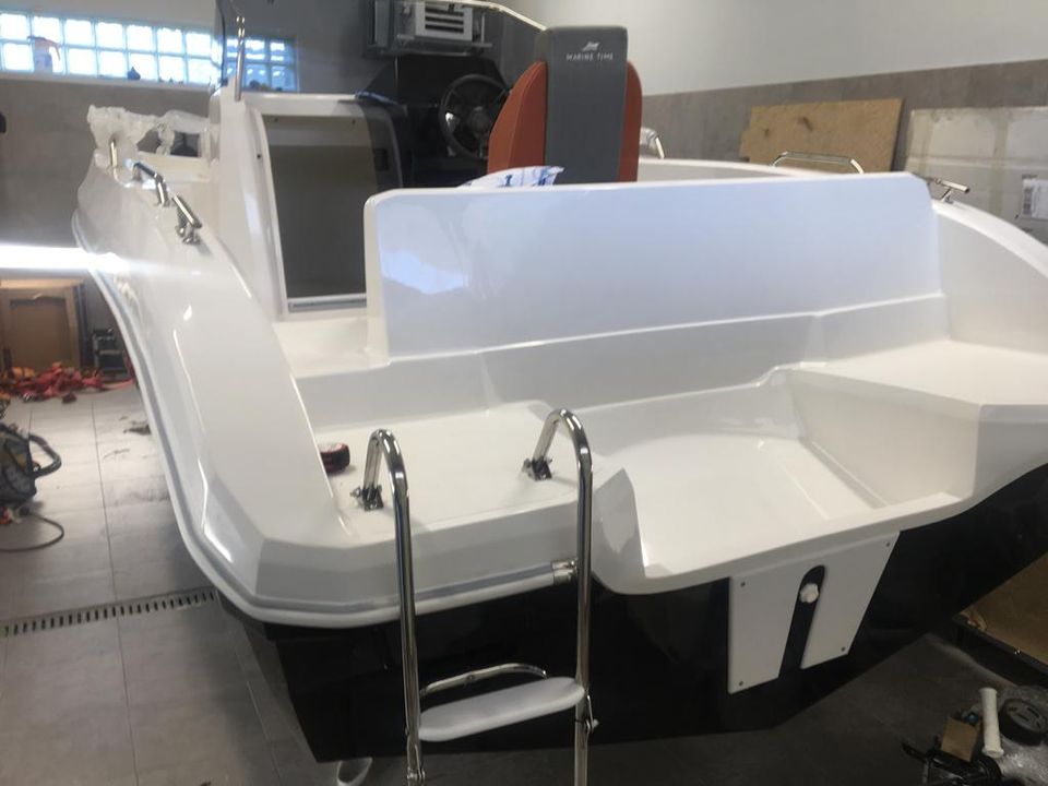 Kajütboot 563 Neuboot Preis mit Extras Sundeckboot versch. Farben in Hohen Neuendorf