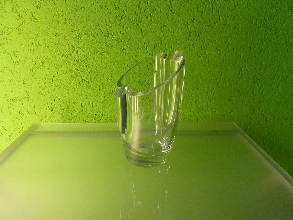 Glas Vase mit sehr schönem Schliff, Vase, schweres Glas in Oberhausen