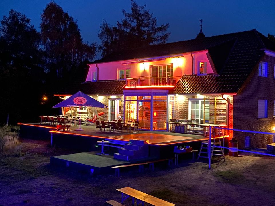 Ferienhaus Seminarraum Verkaufsveranstaltung Firmenfeier Familienfeier Party Haus Villa mieten Feier Location Eventlocation freie Trauung Hochzeitdfeier nähe Berlin Potsdam Brandenburg *Villa of joy* in Nuthe-Urstromtal