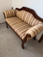 Antik Sofa Holz Couch klein 2er / 120cm x50cm Hessen - Hanau Vorschau