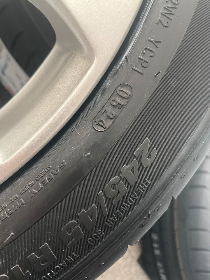 Originale Mercedes Benz W213 S213 Sommerreifen Räder 245/45 R18 in Oberhonnefeld-Gierend