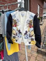 Blazer Floral Kurzblazer H&M Hr. 38 NEUWERTIG Nordrhein-Westfalen - Borken Vorschau