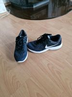 Nike Sneaker Turnschuh schwarz grau 37,5 Hannover - Vahrenwald-List Vorschau