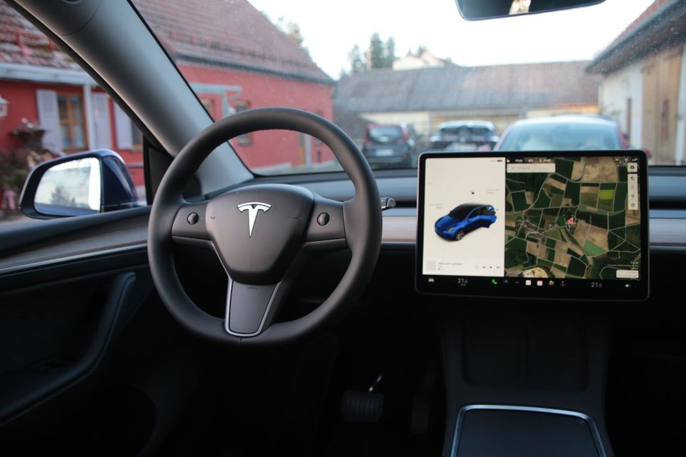 Tesla Model Y SR im Auto-ABO - nur 799 € p.M. in Mönchsdeggingen
