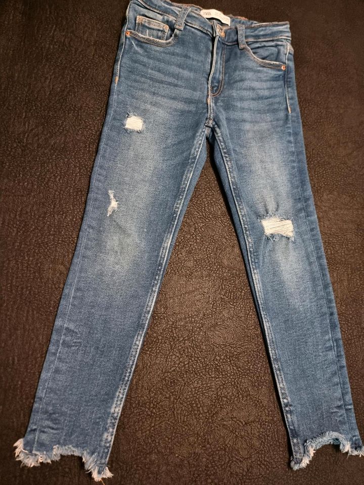 Zara Jeans,  Gr.122 in Fürth