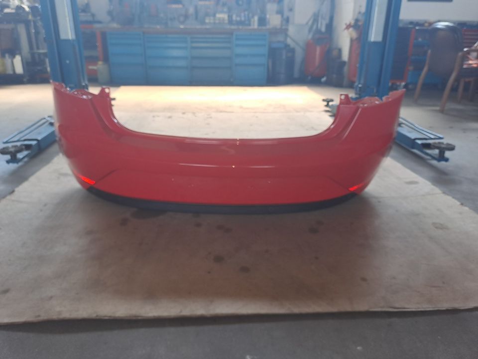 Stoßstange Seat Ibiza 6J 5 Türer hinten 6J4807421E Rot LS3H PDC O in Ludwigshafen