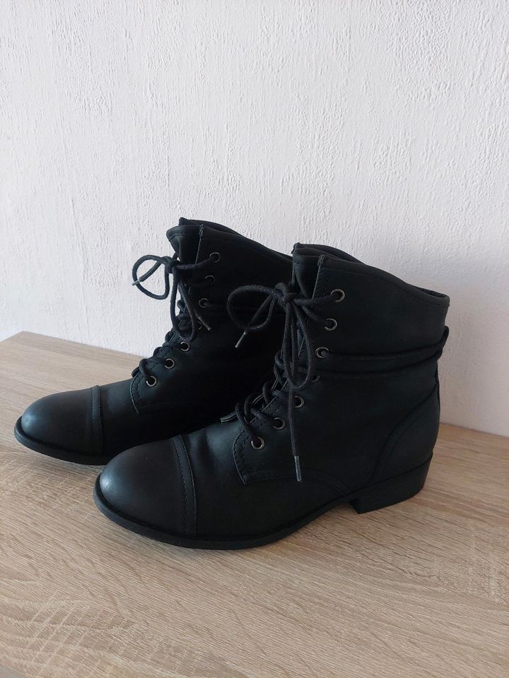 Neu!!! Stiefel für den Übergang in Jena