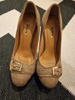 Pumps High Heels camel beige Größe 36 neuwertig Bayern - Gundelfingen a. d. Donau Vorschau