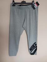 Nike Damen eng anliegende, verkürzte, kurze Sporthose Leggings L Frankfurt am Main - Fechenheim Vorschau