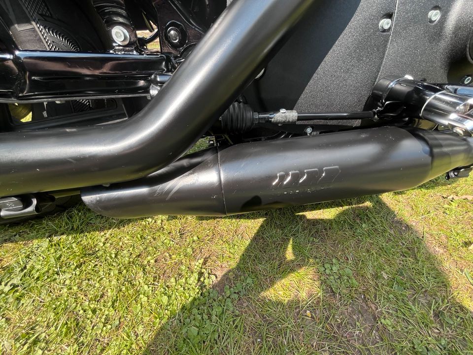 Harley Davidson Iron 883 Bj 2015 schwarz in Osnabrück