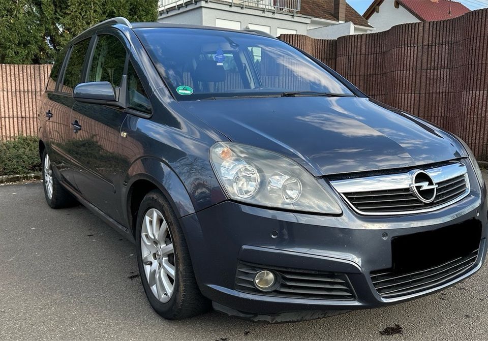 Opel Zafira B Edition in Schmelz