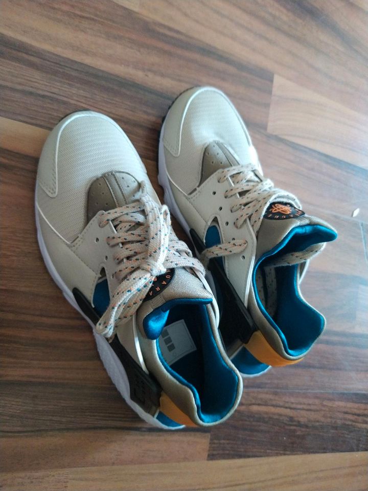 Nike Huarache X- Franchise Gr.37/38 neu in Bonn