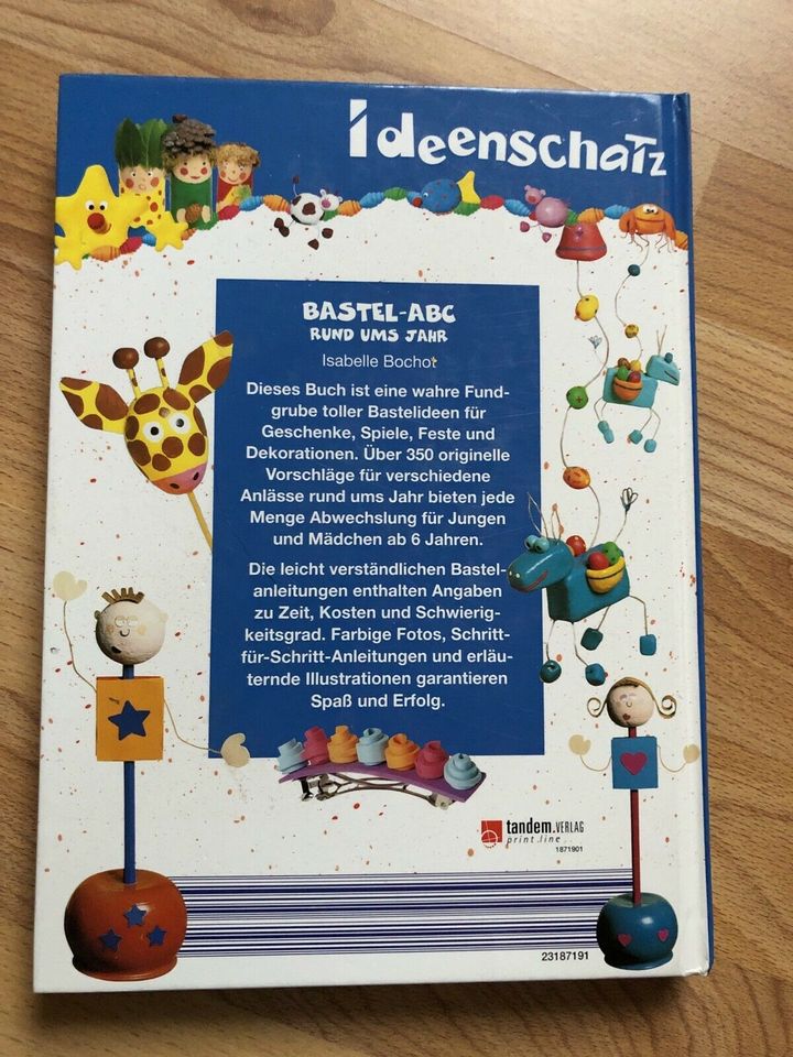 Buch mit Bastelideen / Bastelbuch in Duisburg