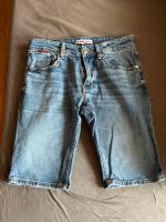 Tommy Hilfiger Jeans Short, denim Größe 30 Baden-Württemberg - Friedrichshafen Vorschau