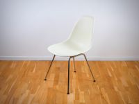 4 x Vitra Eames Plastic Side Chair DSX in weiß/creme Stuttgart - Stuttgart-West Vorschau