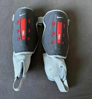 ♦️Nike T90 Scnhienbeinschoner M Grau/Rot♦️ Bayern - Haibach Unterfr. Vorschau