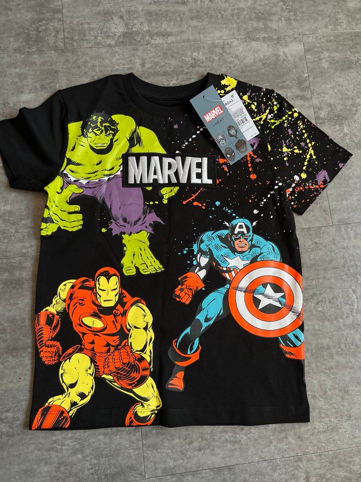 Next mega coole Avengers t-Shirt gr 152 in Bad Lippspringe