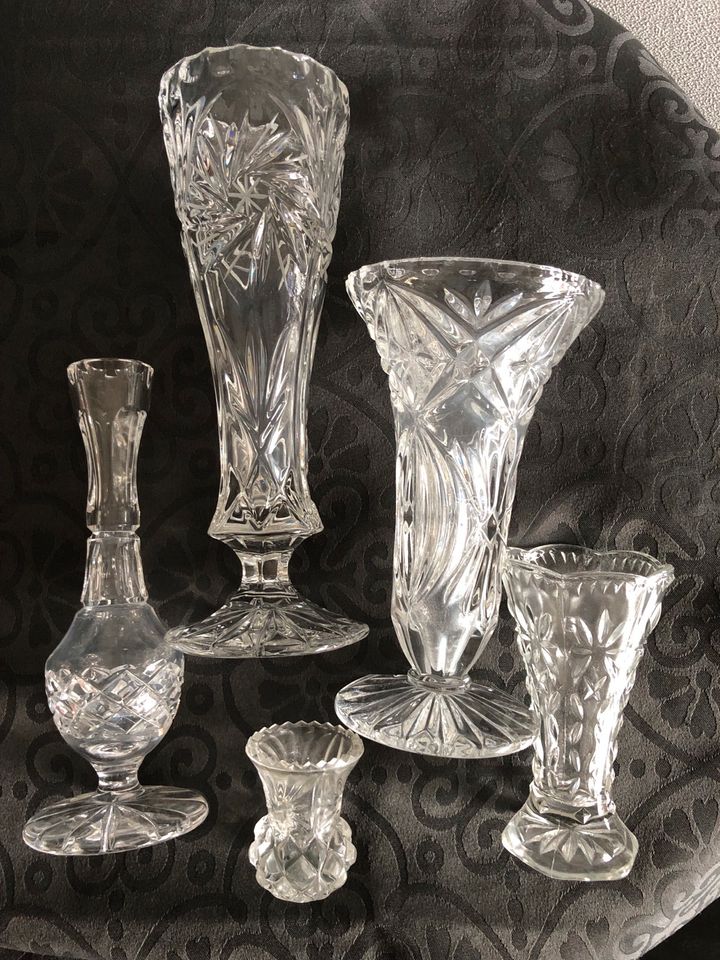 5 versch .alte Kristall Glas Vasen in Hardthausen
