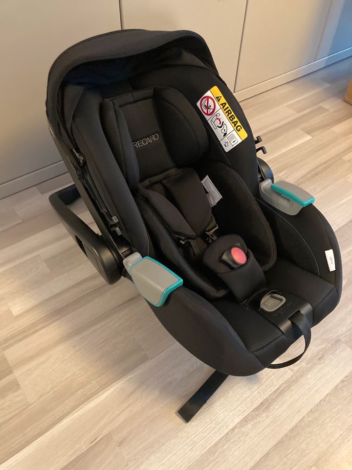 Kindersitz / Babyschale Avan von RECARO in Hamburg