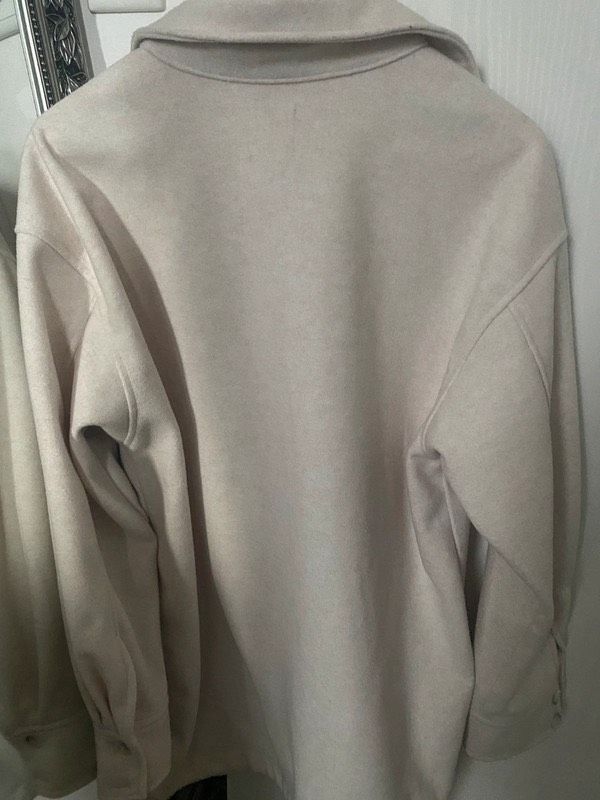 H&M Hemdjacke beige S in Solingen