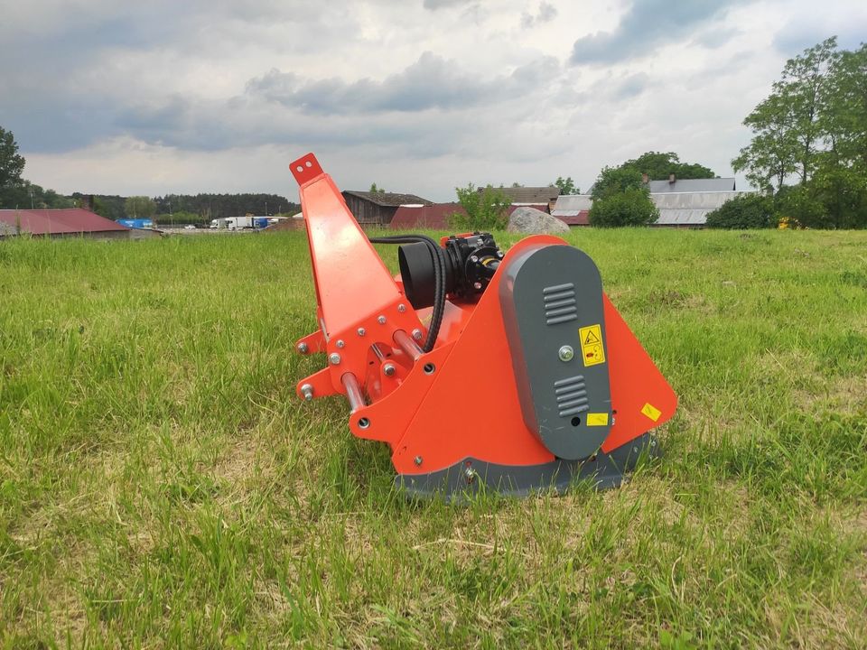 Mulcher Schlegelmulcher 175 cm mit Hydraulik und Zapfwelle in Neuhardenberg