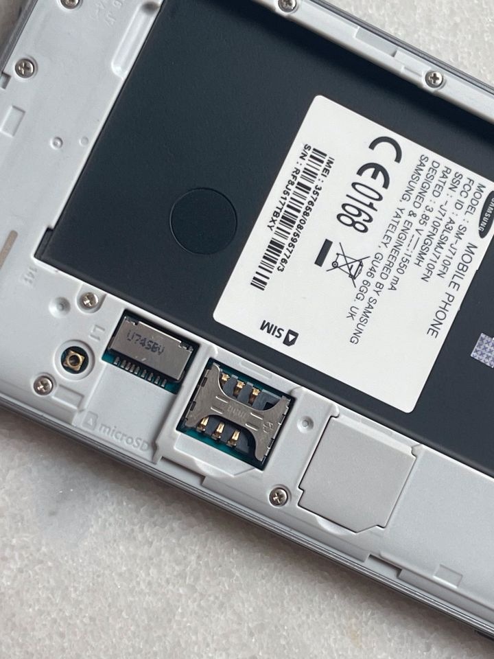 Samsung Galaxy  J7 16 GB Schwarz defekt in Birkenfeld