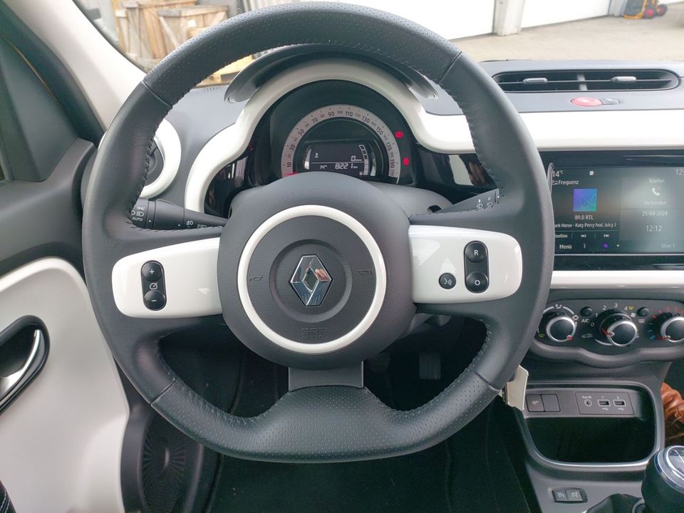 Renault Twingo Intens 1.0 SCe 75 ALUFELGEN DAB Bluetooth in Wernigerode