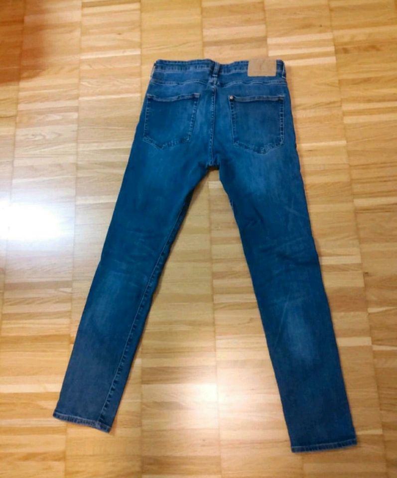 H&M Jeans Gr. 32/32 skinny in Ellwangen (Jagst)