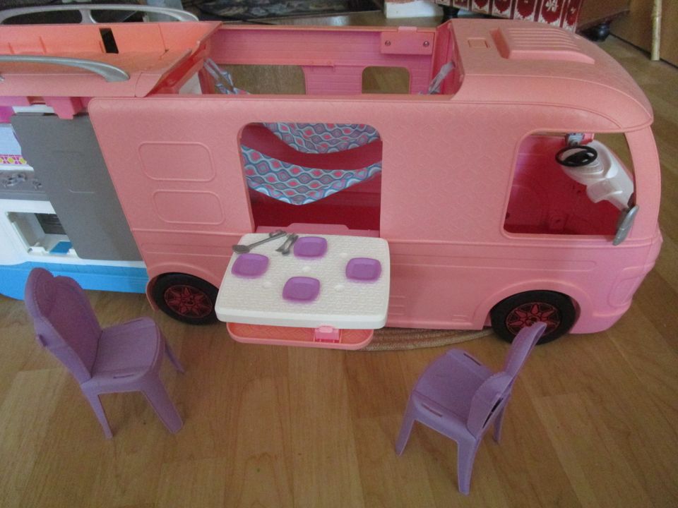 Barbie Camper Wohnwagen Top-Zustand in Erfurt