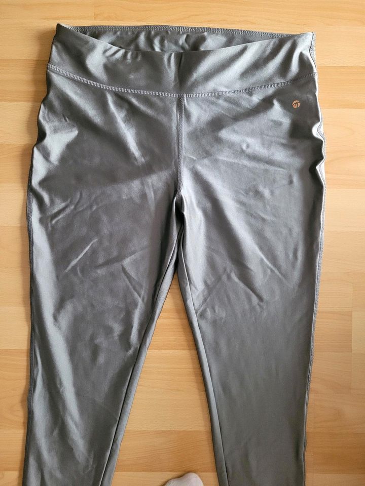 2 Sporttights Sportleggins Tchibo Gr.L und Crane L (XL) in Bickenbach