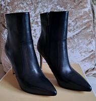 Michael Kors Rue Stiletto Bootie Leder Stiefel Damen Größe 38 Neu Sachsen - Zwickau Vorschau