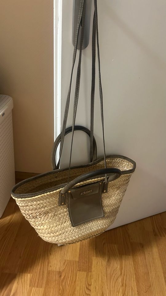 Strandtasche le petit Panier von Jacquemus in Köln