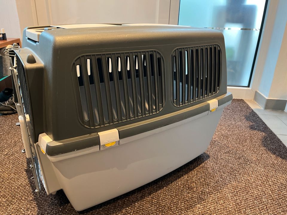 Hundetransportbox für mittelgroße Hunde in Menden