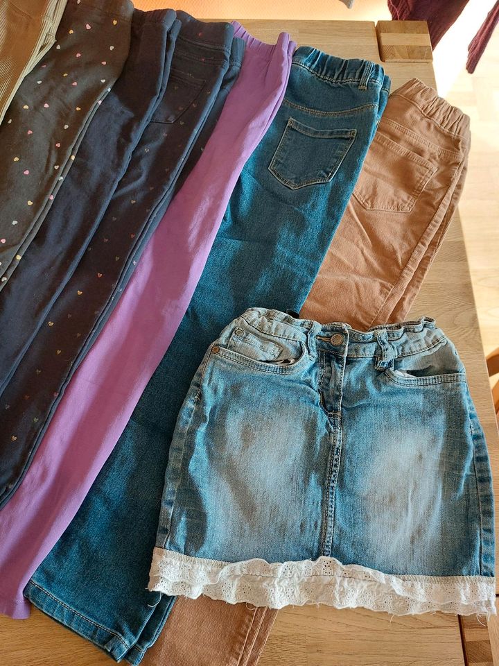 Paket 20+ Teile Frühling Sommer 140 Zara Next H&m Radler Leggings in Mörfelden-Walldorf