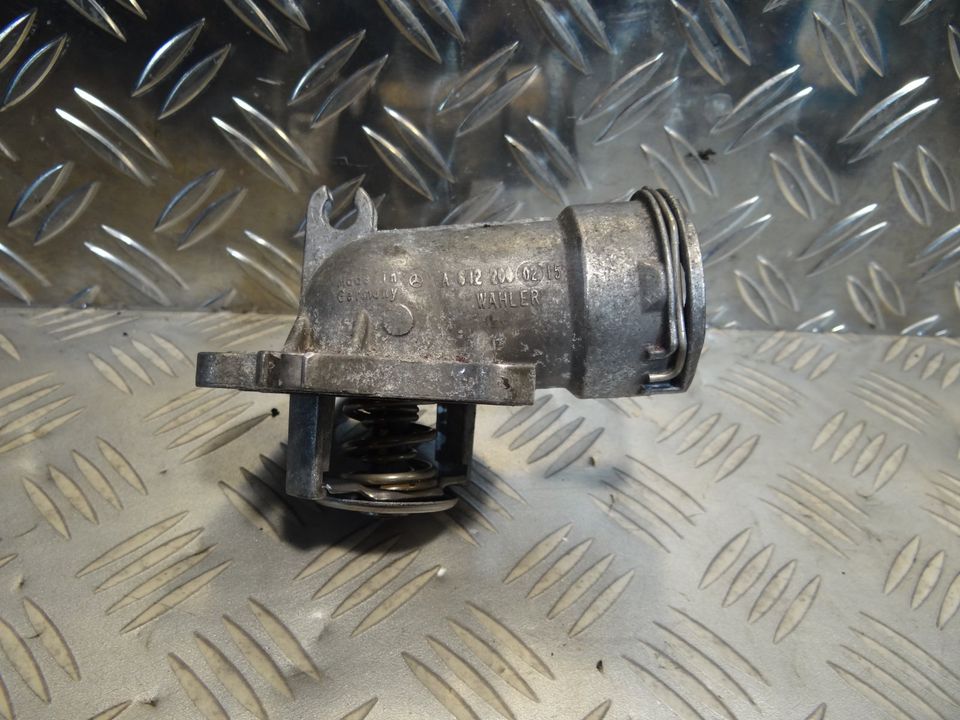 Mercedes W204 C-Klasse Thermostat OM642 C320 CDI A6422000215 in Regensburg