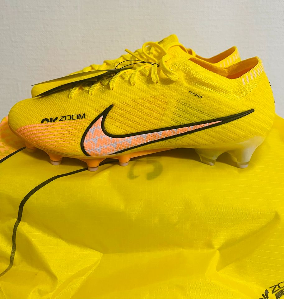 Nike Zoom Vapor 15 Elite AG-Pro Damenfußballschuh Gr 38 in Halle